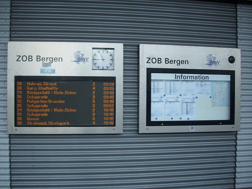 Zielanzeiger am Busbahnhof Bergen.