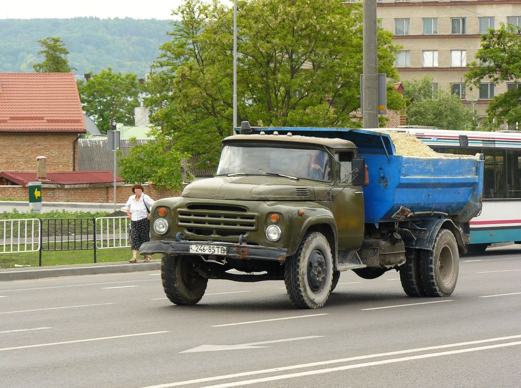 ZIL 130 Vul. Bohdana Khmel'nyts'koho Lviv, Ukraine 30-05-2012.