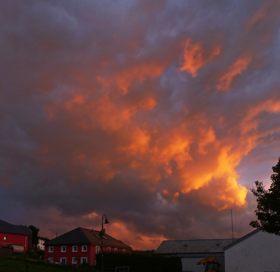 . Der August verabschiedet sich sehr eindr�cklich. Erpeldange, 31.08.2014 (Jeanny)