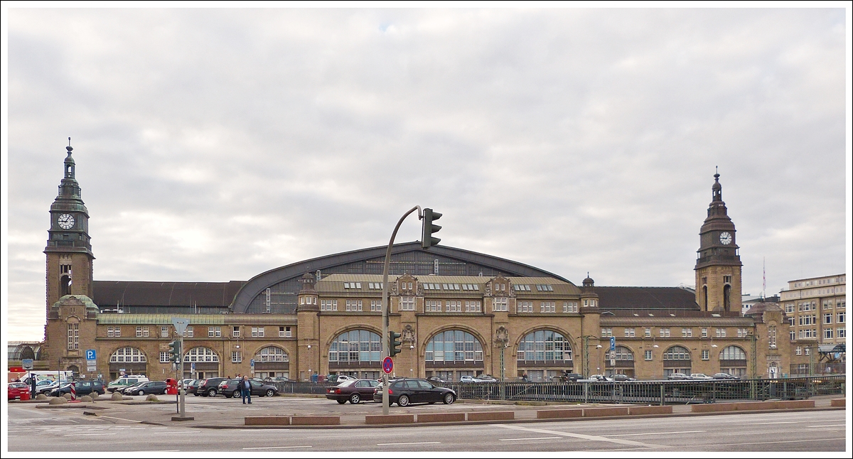 . Die Nordfassade des Hamburger Hauptbahnhofs. 21.09.2013 (Jeanny)
