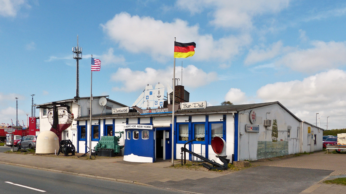 . Mitten im Hafen von Bremerhaven befindet sich die Letzte Kneipe vor New York. Von au�en eher unscheinbar, entpuppte sich das Restaurant als kulinarisches Paradies. 03.05.2016 (Hans)