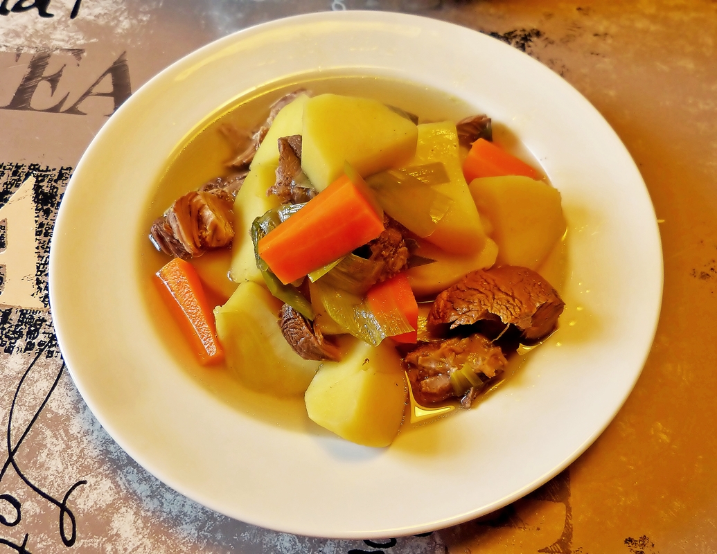 . Pot-au-feu, eigentlich ein Wintergericht, schmeckt aber auch im Fr�hling noch prima. 07.05.2014 (Jeanny)