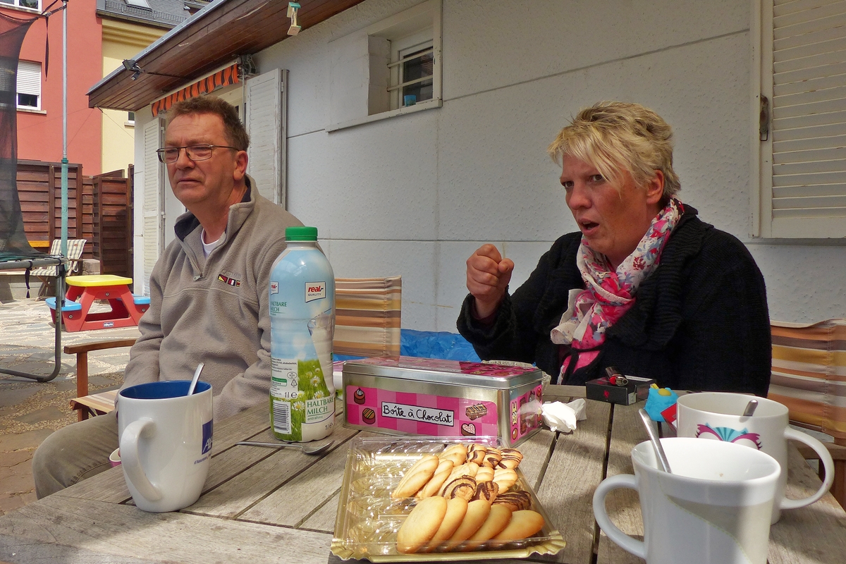 .  Yves, h�r doch endlich auf uns hier so einzur�uchern!  ;-) Diekirch, am 15.05.2016 (Jeanny)