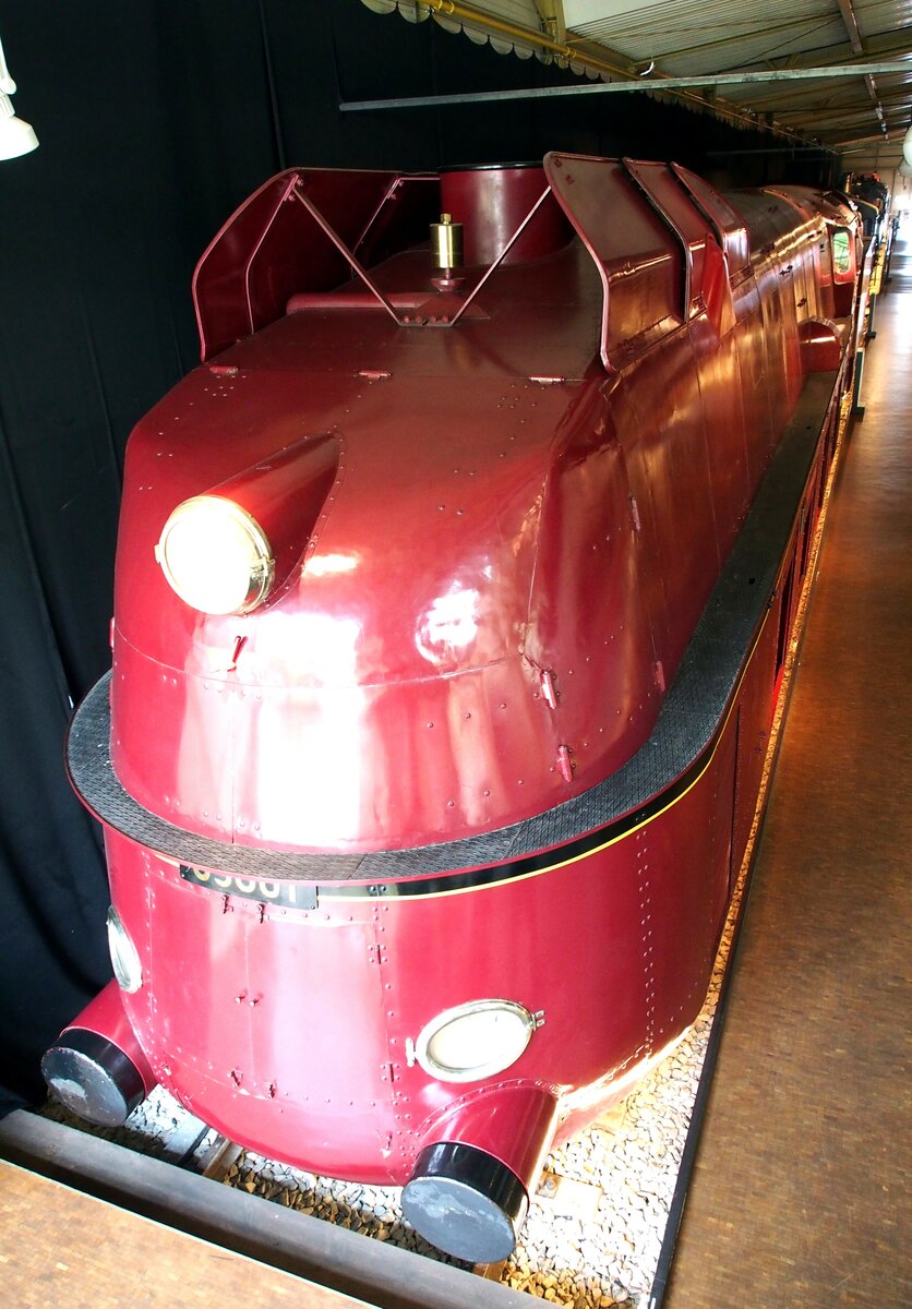 05 001 im DB Eisenbahnmuseum in Nürnberg am 17.08.2019.