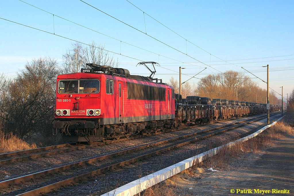 06/02/2015:
155 080 mit Drahtrollenzug in Hamnburg-Moorburg auf dem Weg nach Süden
