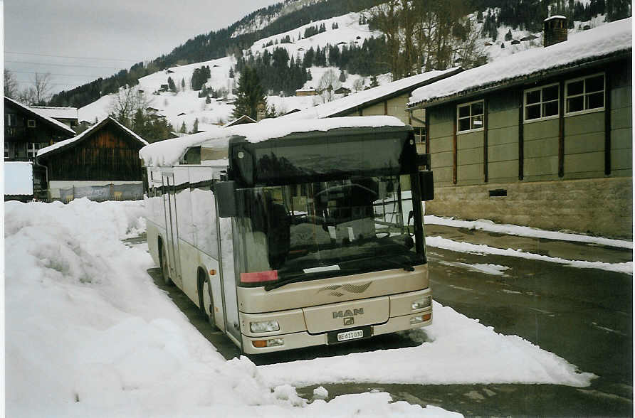 (083'216) - AFA Adelboden - Nr. 55/BE 611'030 - MAN/Gppel (ex Matt, FL-Mauren Nr. 66) am 19. Februar 2006 in Lenk, Gutenbrunnenstrasse 