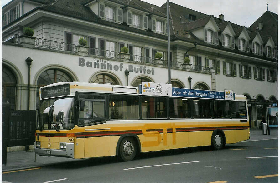 (085'204) - STI Thun - Nr. 60/BE 452'460 - Mercedes/R&J am 18. Mai 2006 beim Bahnhof Thun