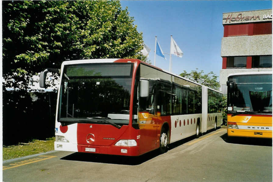 (086'310) - TPF Fribourg - Nr. 137/FR 300'282 - Mercedes am 18. Juni 2006 in Kloten, EvoBus