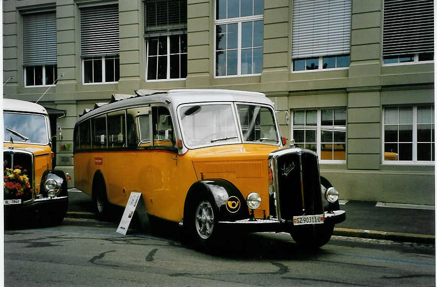 (087'010) - Kiener, Steinen - SZ 90'311 U - Saurer/Eggli (ex Marti, Luzern; ex P 23'095; ex P 2147) am 25. Juni 2006 in Bern, Museum fr Kommunikation