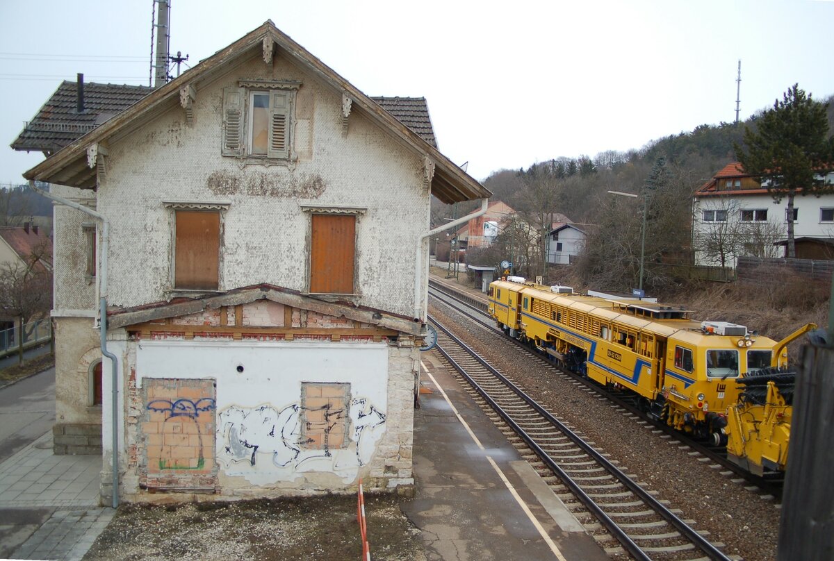 09-32 CSM Nr. 88 523 von Plasser & Theurer bei Leonhard Weiss in Lonsee am 12.03.2009.