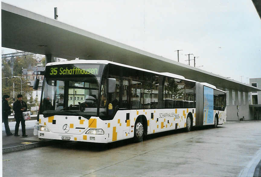 (090'532) - SB Schaffhausen - Nr. 1/SH 12'501 - Mercedes am 11. November 2006 beim Bahnhof Schaffhausen