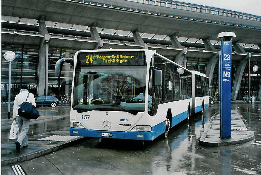 (091'229) - VBL Luzern - Nr. 157/LU 15'057 - Mercedes am 1. Januar 2007 beim Bahnhof Luzern