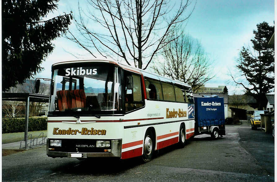 (092'436) - Kander-Reisen, Frutigen - Nr. 1/BE 257'805 - Neoplan (ex Mller, Heiden) am 5. Mrz 2007 in Thun-Lerchenfeld, Schulhaus