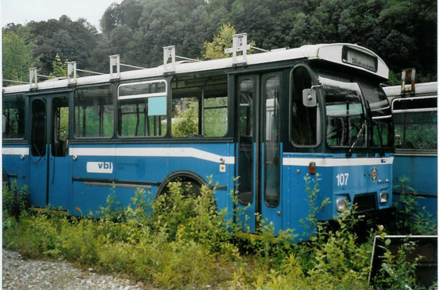 (095'215) - VBL Luzern - Nr. 107 - Volvo/Hess am 2. Juni 2007 in Nfels (Teilaufnahme)