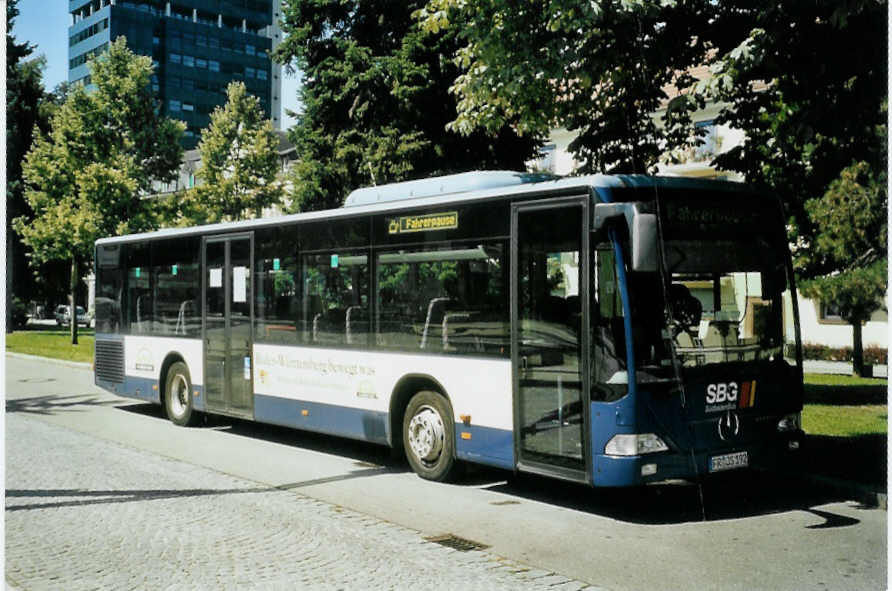 (097'104) - SBG Freiburg - FR-JS 192 - Mercedes am 6. August 2007 beim Bahnhof Lrrach