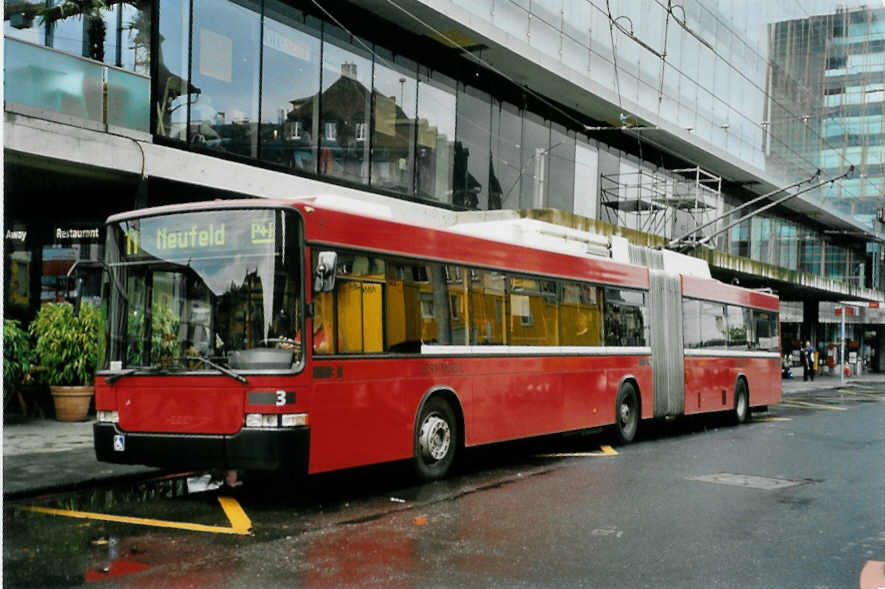 (099'434) - Bernmobil, Bern - Nr. 3 - NAW/Hess Gelenktrolleybus am 30. September 2007 beim Bahnhof Bern