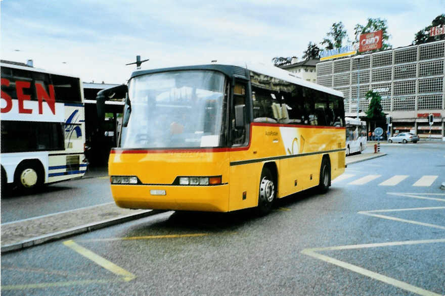 (099'816) - Starnini, Tenero - TI 45'154 - Neoplan am 4. Oktober 2007 beim Bahnhof Locarno