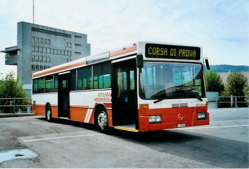 (099'927) - AMSA Chiasso - Nr. 21/TI 199'890 - Mercedes am 4. Oktober 2007 in Balerna, Garage