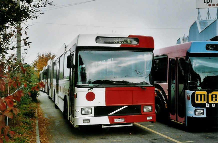 (100'606) - TPF Fribourg - Nr. 579/FR 300'381 - Volvo/Hess (ex TF Fribourg Nr. 179) am 27. Oktober 2007 in Fribourg, Garage