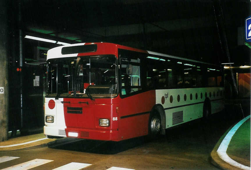 (100'620) - TPF Fribourg - Nr. 88/FR 300'274 - Volvo/Lauber (ex GFM Fribourg Nr. 88) am 27. Oktober 2007 in Fribourg, Busbahnhof