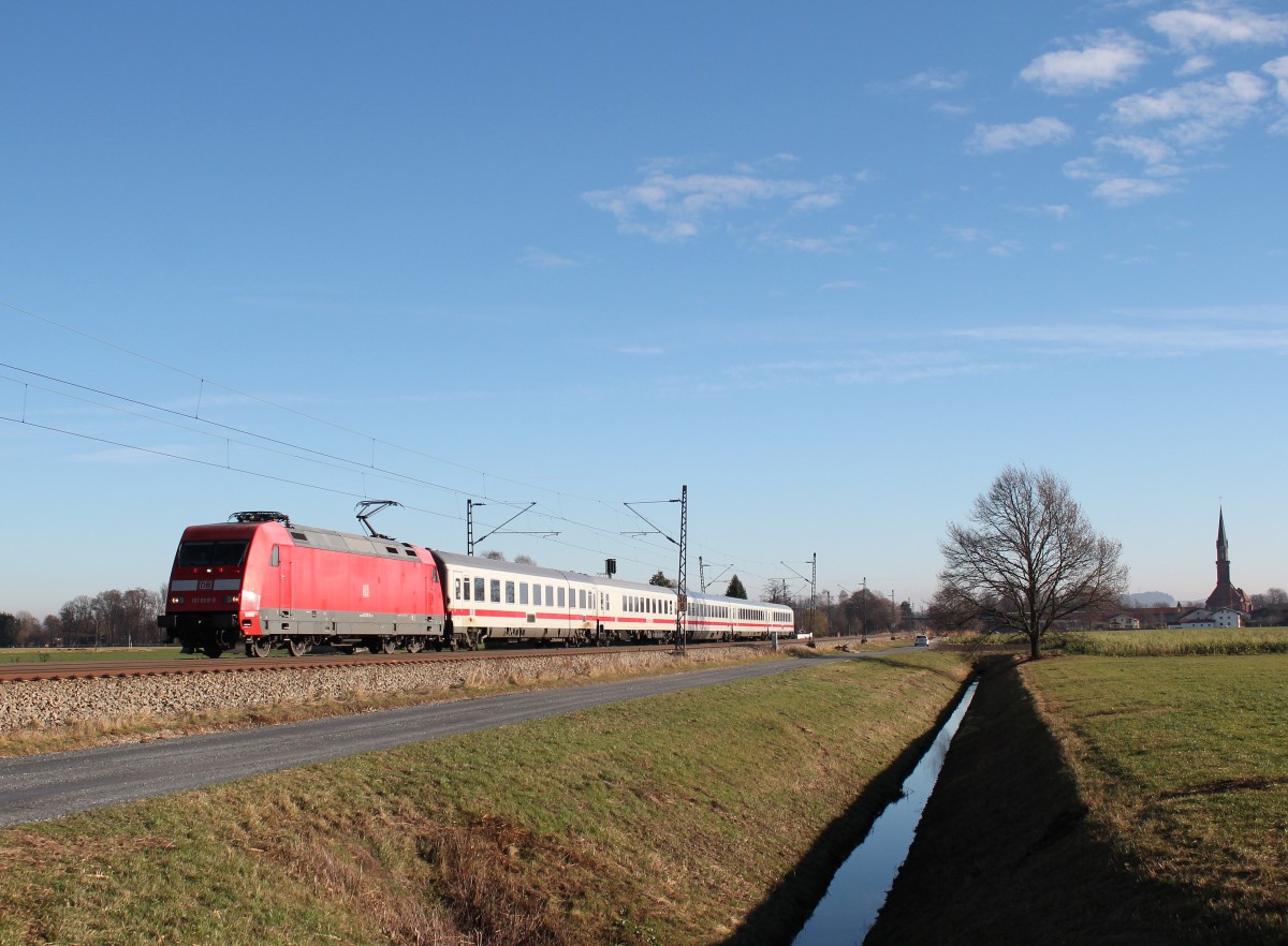 101 009-9 am 28. November 2015 aus Salzburg kommend bei bersee am Chiemsee.