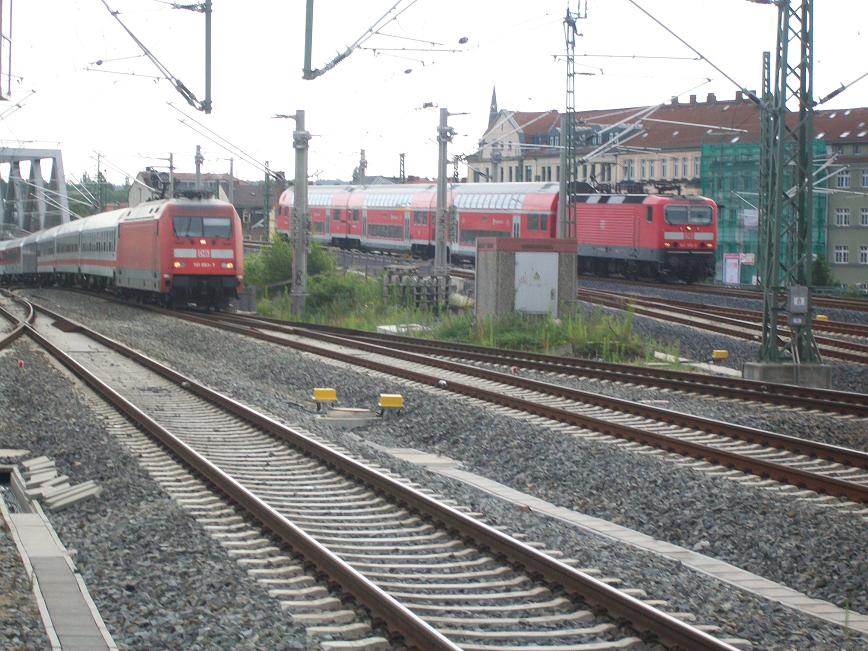 101 053 (und BR 143) in Dresden-Neustadt am 11.07.2009