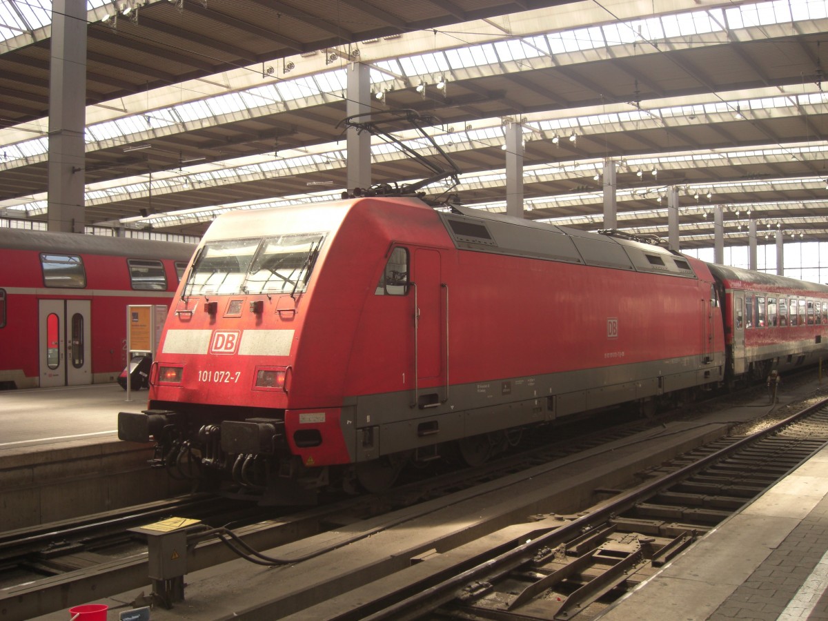 101 072-7 am 31. Mai 2009 im Mnchner Hauptbahnhof.