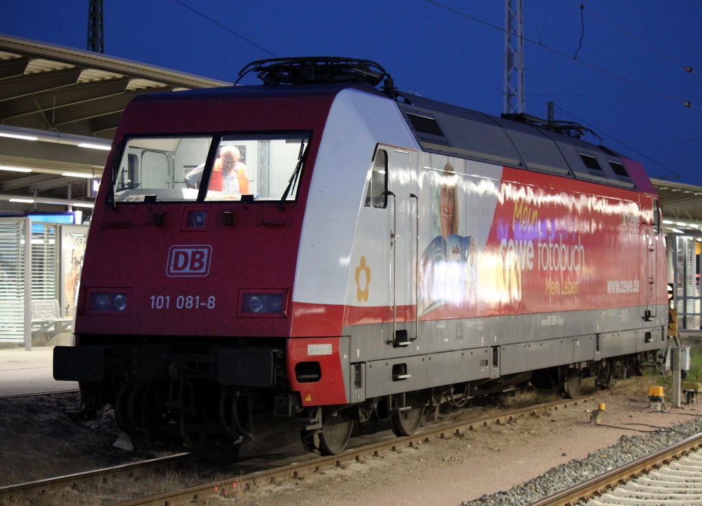 101 081-8 abgestellt im Rostocker Hbf.16.08.2013