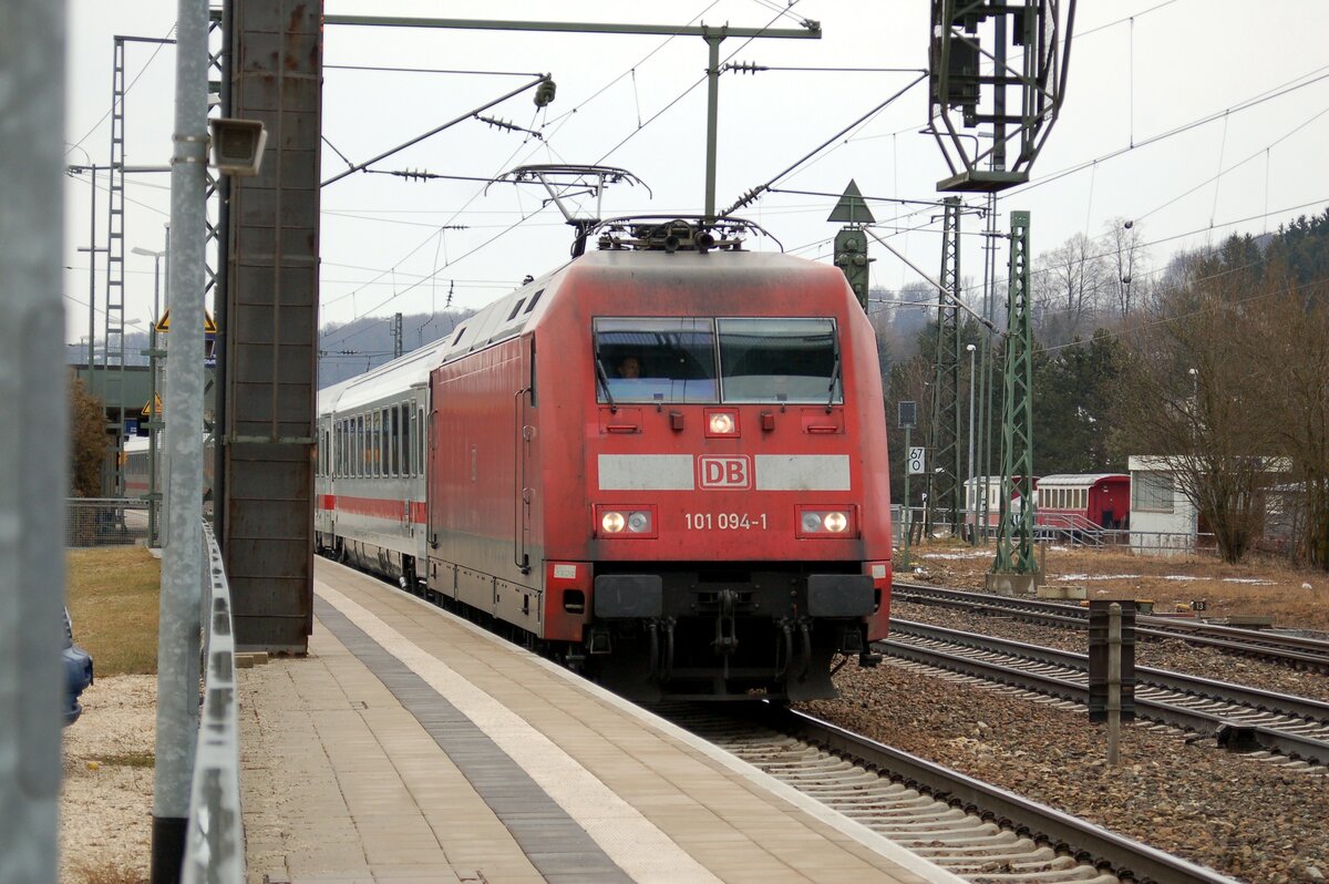 101 094-1 mit IC in Amstetten am 12.03.2009.