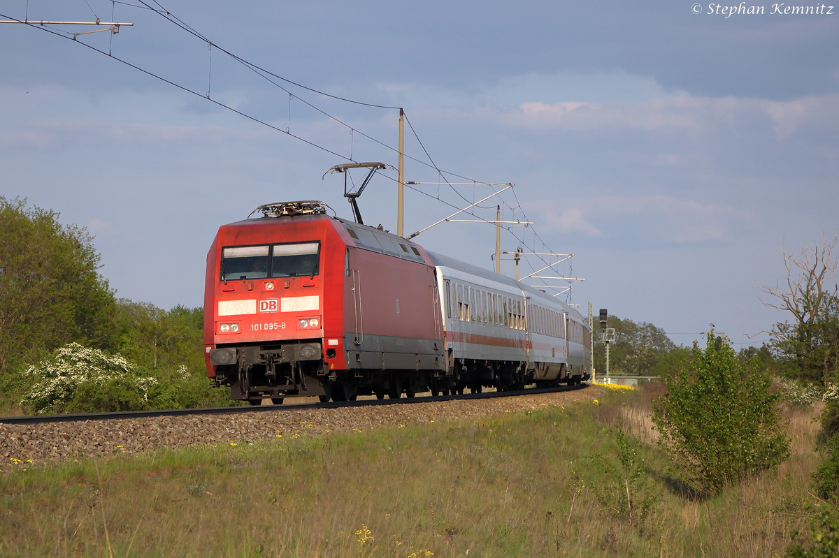 101 095-8 mit dem EC 248  Wawel  von Wroclaw Glowny nach Hamburg-Altona in Stendal. 29.04.2014