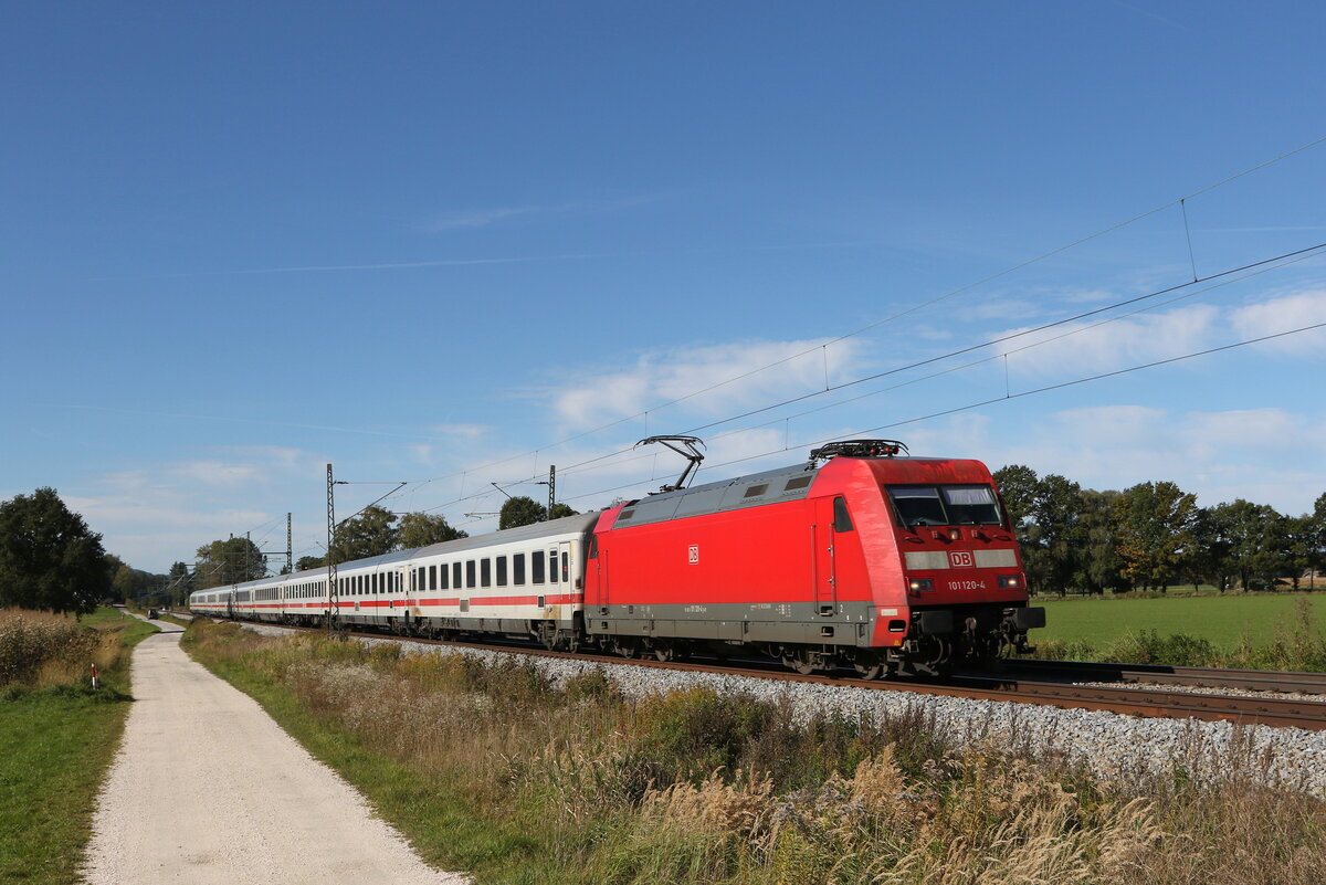 101 120 am 15. Oktober 2021 bei bersee am Chiemsee.