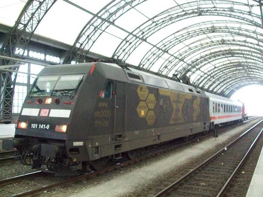 101 141 in Dresden HBF am 08.10.2009