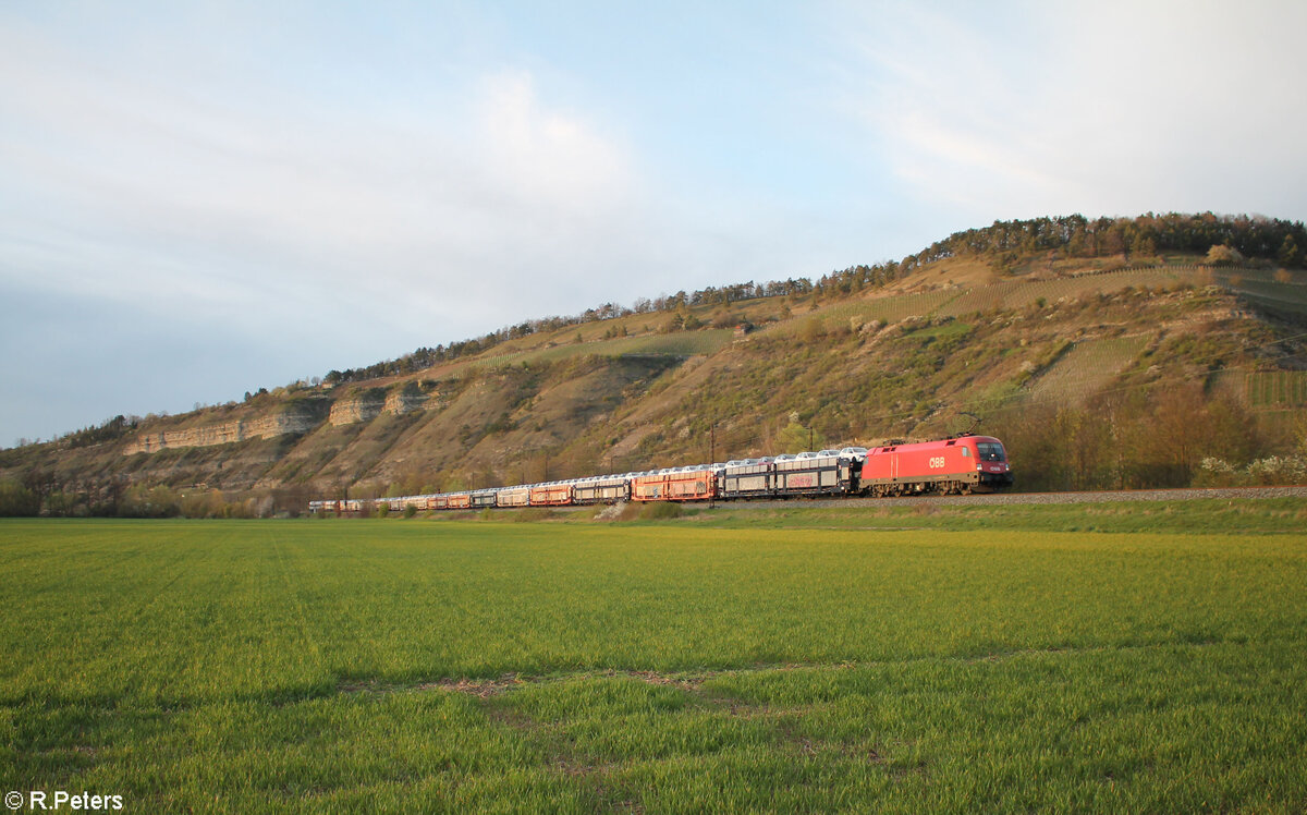 1016 013-5 mit ein Autotransportzug bei Th�ngersheim. 28.03.24