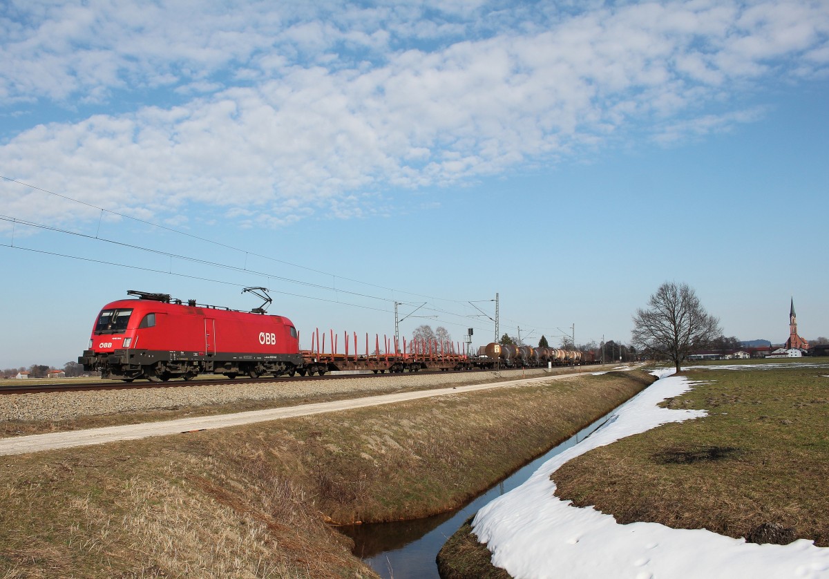1016 041-6 am 27. Februar 2015 mit einem gemischten Gterzug bei bersee.
