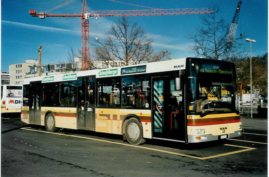 (101'608) - STI Thun - Nr. 91/BE 572'091 - MAN am 5. Dezember 2007 beim Bahnhof Thun (prov. Haltestelle)