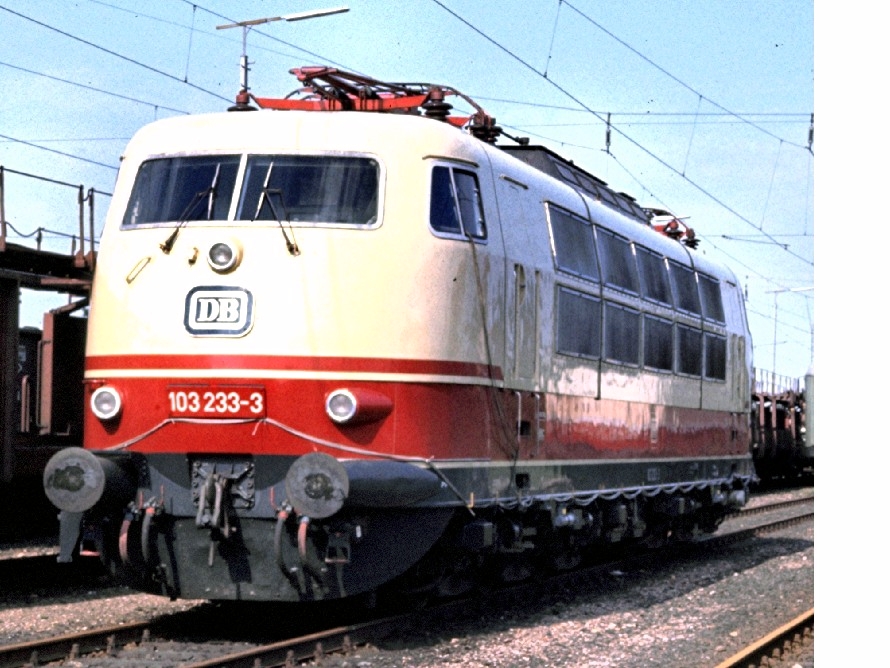 103 233-3 in Minden im Juni 1977.