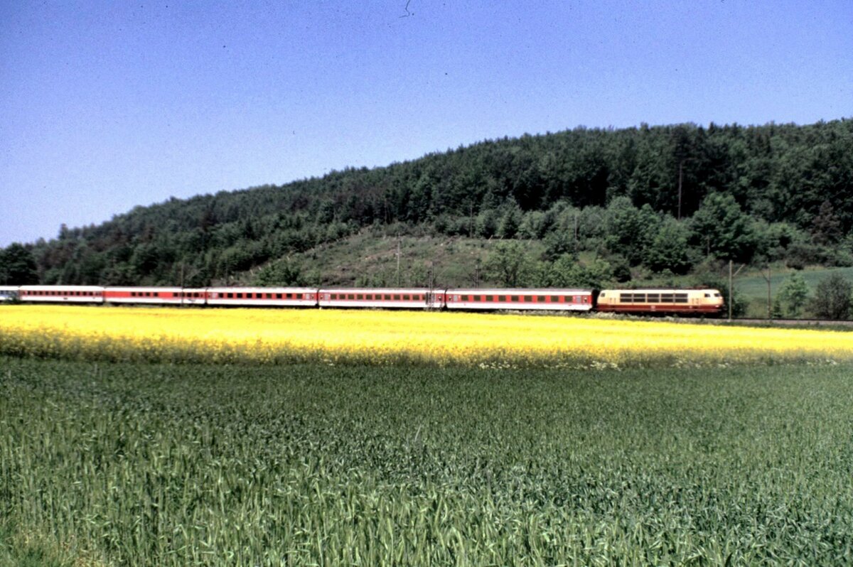 103 mit IC bei Amstetten am 06.06.1996.