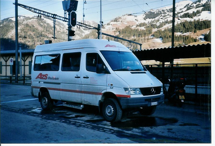 (103'712) - AZS Zweisimmen - Nr. 4/BE 634'482 - Mercedes am 21. Januar 2008 beim Bahnhof Zweisimmen