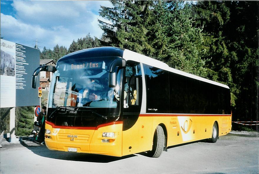 (105'022) - PostAuto Graubnden - GR 162'977 - MAN am 9. Mrz 2008 in Laax, Murschetg