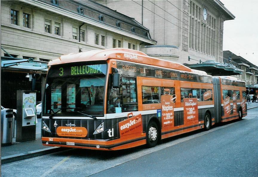 (105'305) - TL Lausanne - Nr. 563/VD 550'071 - Van Hool am 15. Mrz 2008 beim Bahnhof Lausanne