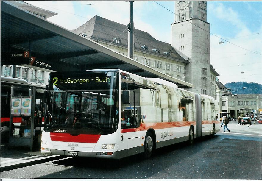 (105'829) - St. Gallerbus, St. Gallen - Nr. 275/SG 198'275 - MAN am 29. Mrz 2008 beim Bahnhof St. Gallen