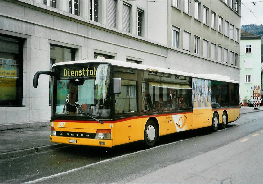 (106'430) - AVA Aarberg - Nr. 3/BE 26'613 - Setra am 14. April 2008 beim Bahnhof Biel