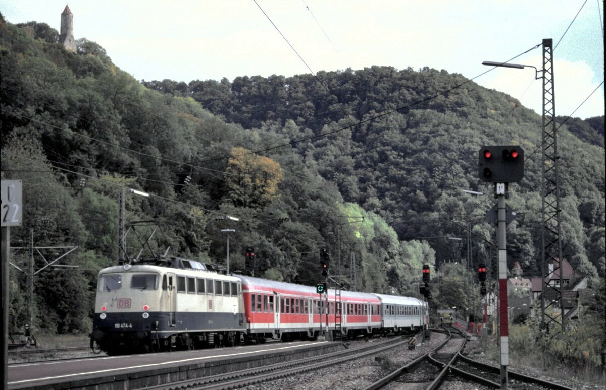 110 474-4 mit Wendezug im Nahverkehr Geislingen Steige nach Ulm am 27.09.2001.