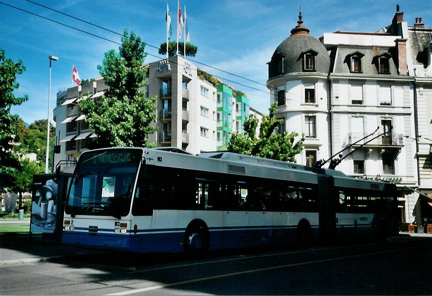 (110'202) - VMCV Clarens - Nr. 2 - Van Hool Gelenktrolleybus am 10. August 2008 beim Bahnhof Vevey