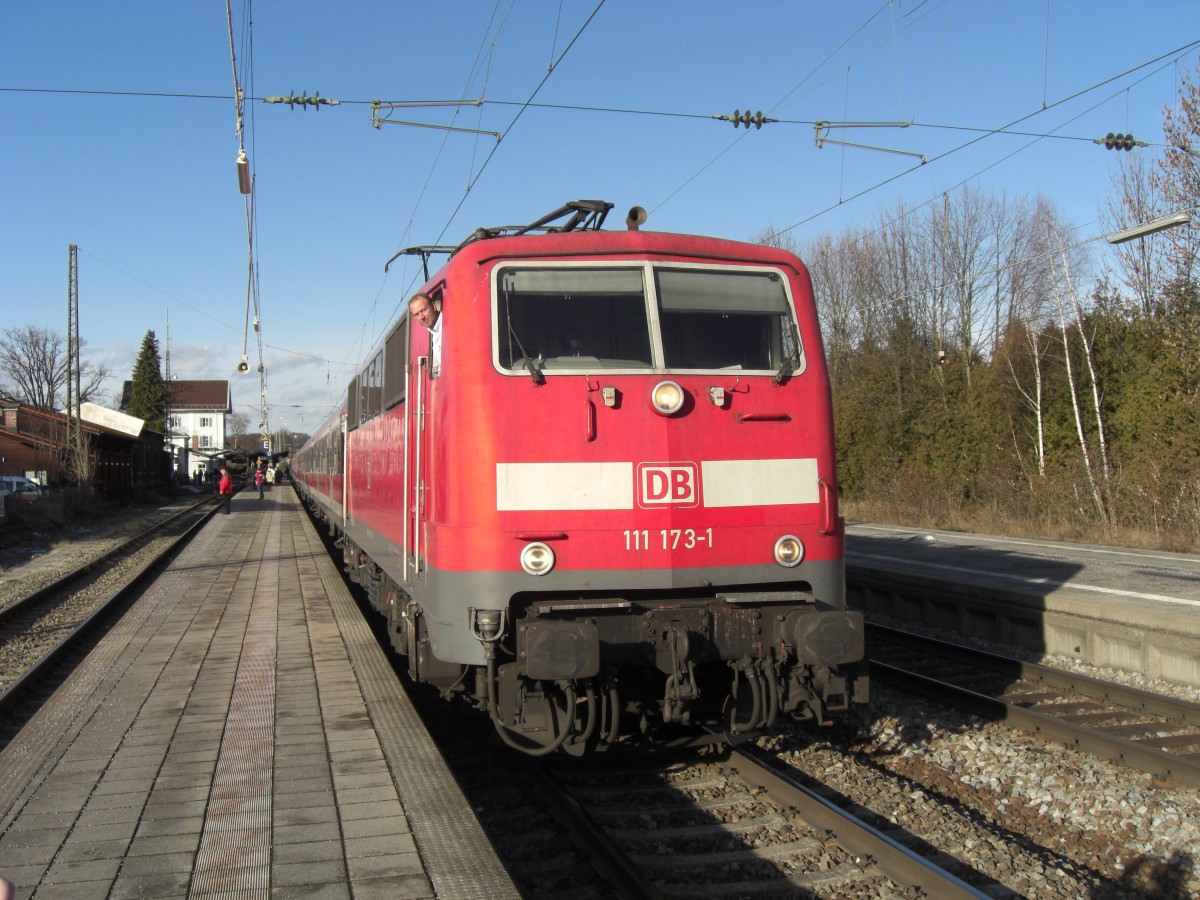 111 173-1 war am 28. Januar 2007 auf dem Weg nach Salzburg. aufgenommen beim Halt in Prien am Chiemsee.