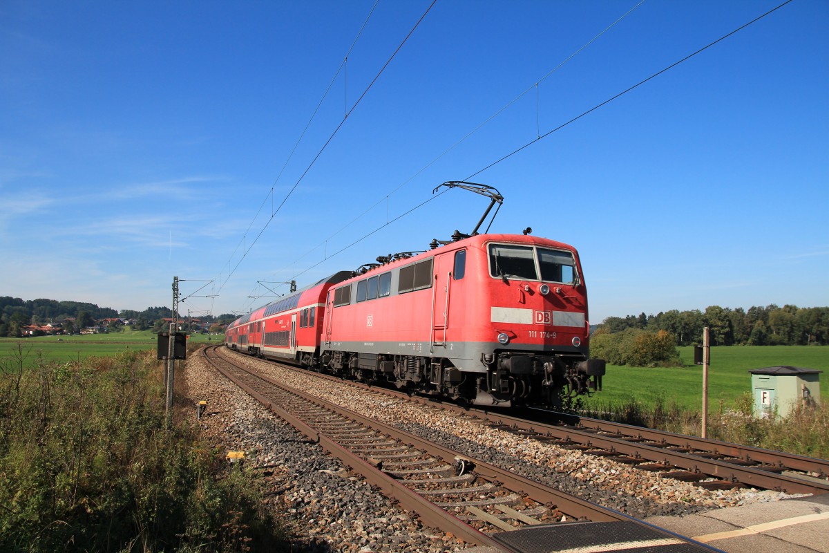 111 174-9 am 3. Oktober 2013 zwischen Prien und Bernau.