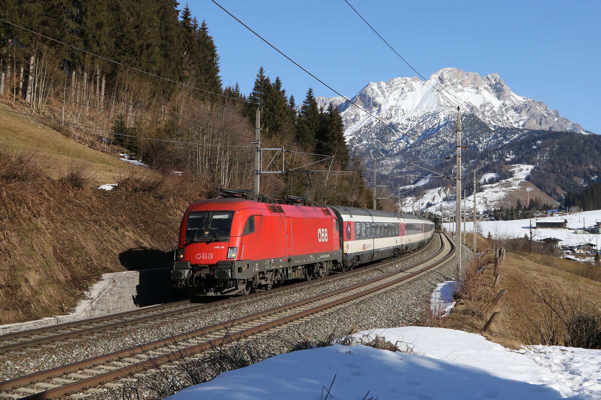 1116 118 war mit dem  Transrapid  am 5. Februar 2025 bei Pfaffenschwend in Richtung Wrgl unterwegs.