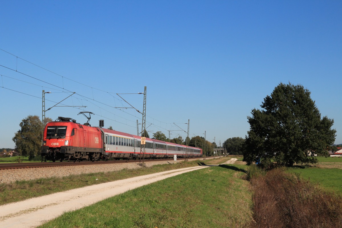 1116 133-8 am 9. Oktober 2014 aus Salzburg kommend bei bersee am Chiemsee.
