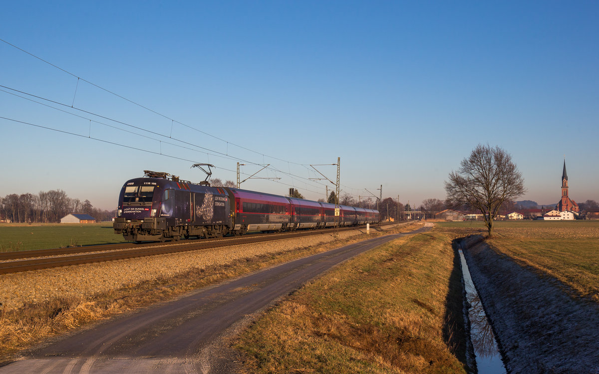 1116 158-7  Licht ins Dunkel  aus Salzburg kommend am 31. Dezember 2016 bei bersee am Chiemsee.