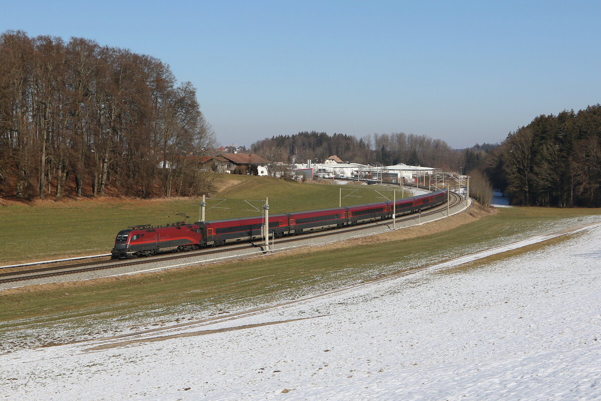 1116 203 aus Salzburg kommend am 19. Februar 2025 bei Axdorf.